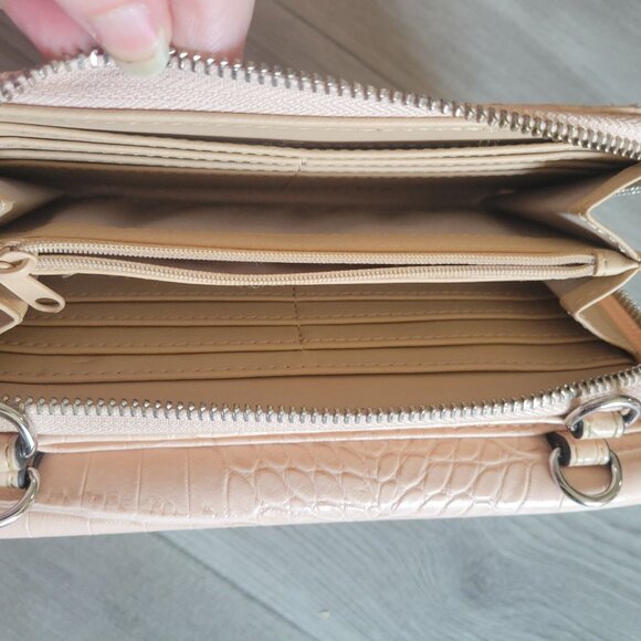 Nine West Blush Crocodile Embossed Leather Wallet With Snap & Zip Closures - Picture 7 of 7